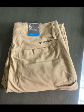 NWT Size 6 Columbia Women’s Straight Leg Hiking Pants